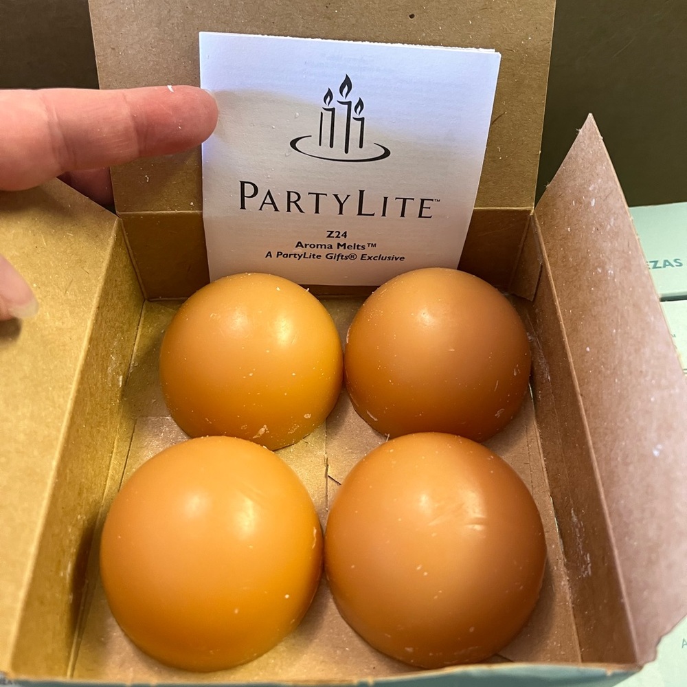 PartyLite Aroma Melts Choice of Roasted Chestnuts, Honeydew, Apricot, Apple